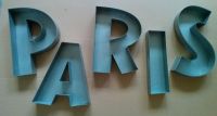 3D letter cutting in relief for the realization of signs or signage