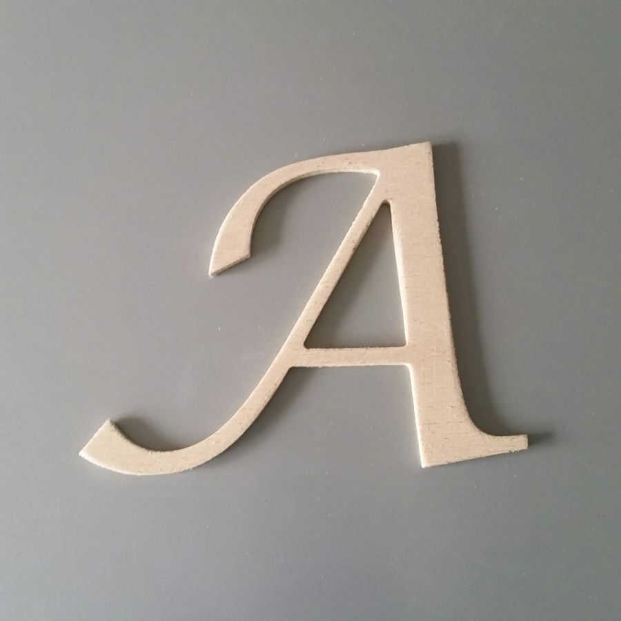 Letter in raw wood to paint model LUCIDA CALLIGRAPHY