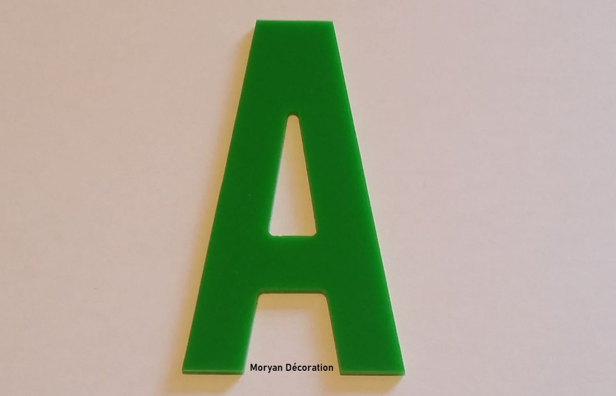 Letter in PLEXIGLAS color 