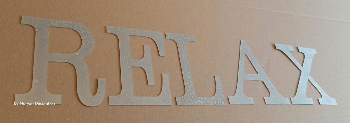 Decorative letter in zinc RELAX 30 cm