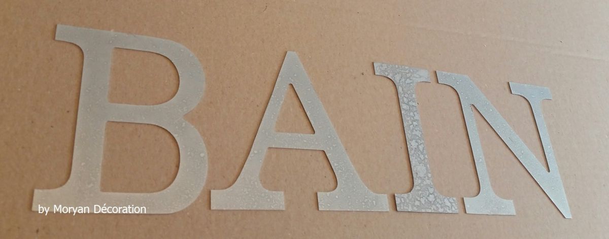 Zinc decorative letter BAIN 30 cm