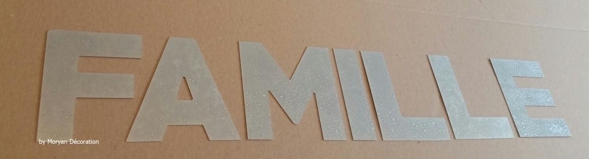 Zinc decorative letter FAMILY 20 cm