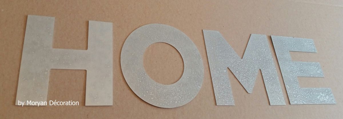 Zinc decorative letter HOME 30 cm