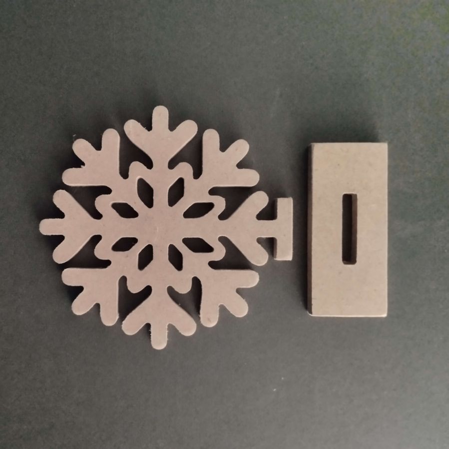 Wooden stand to decorate SNOWFLAKE